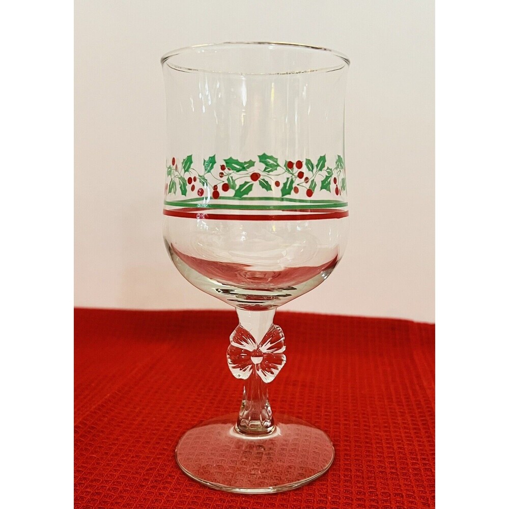 Vintage 1983 Arby's Holly Berry Christmas Goblet Glass Collectible